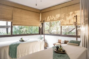 Treatment room with two beda for couples massages